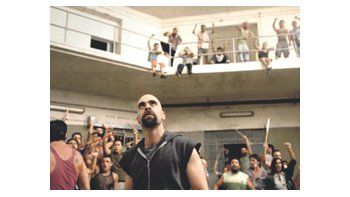 «Celda 211», el film español que abre el sábado la maratón nocturna de cine, gratis, en el Centro Cultural de España (Balcarce 1159, desde las 22).