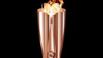 tokio 2020 presento la antorcha olimpica