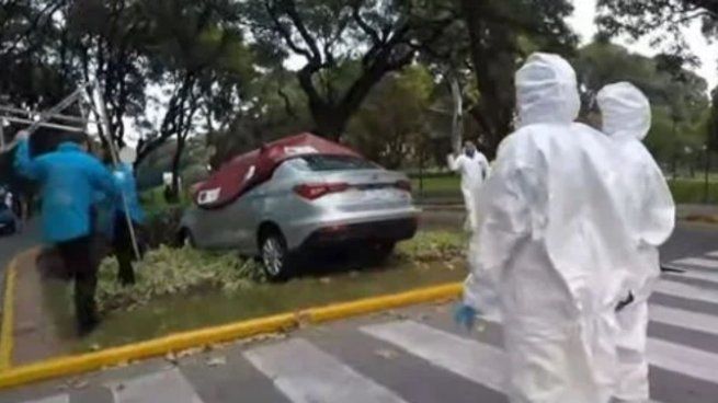 El hombre perdió el control de su auto, chocó y murió. 