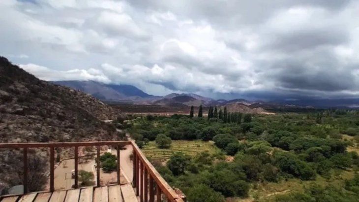 Esta joya natural es perfecta para caminatas tranquilas y paisajes inolvidables. Esta joya natural es perfecta para caminatas tranquilas y paisajes inolvidables.