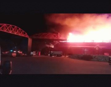 Impactante incendio arrasó parte del Autódromo de Termas de Río Hondo