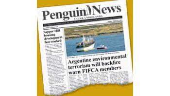 El diario Penguin News se quejó en su portada por lo que consideran hostigamiento argentino a barcos con licencia isleña.