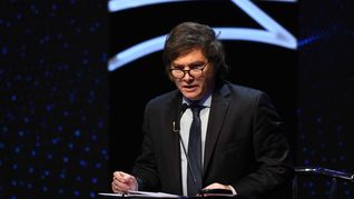 Milei canceló el cierre de campaña en CABA: quiere prepararse para el debate.