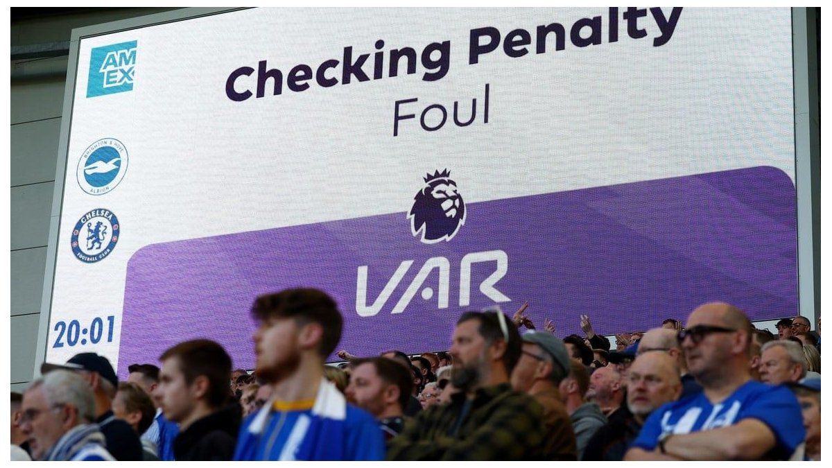 Premier League clubs voted in favor of maintaining VAR, but demanded improvements