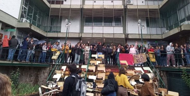 Toma del Rectorado en la UNSA Toma del Rectorado en la UNSA