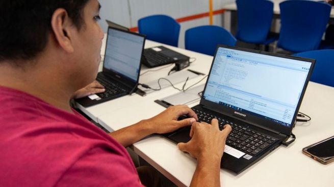 Una de las capacitaciones que ofrecerá el gobierno porteño estará vinculada a herramientas digitales.&nbsp;