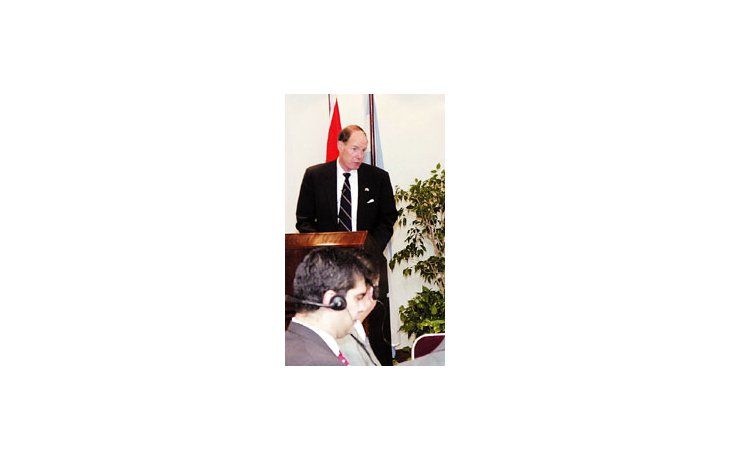 ámbito.com | David Dodge, titular del Banco de Canadá, quiere que la Argentina y el FMI discutan la fórmula para un crecimiento sostenido.