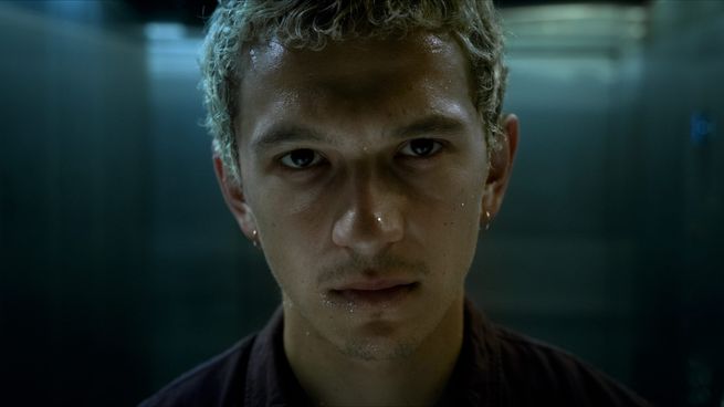 La ficción polaca sigue la vida de un joven modelo cuya realidad cambia por completo tras una tragedia familiar.