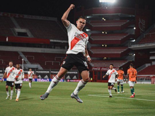 El delantero colombiano Rafael Santos Borré.