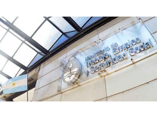 2018: Gobierno quiere cerrar paritarias al 17%