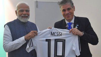 El presidente de YPF, Pablo González, y el primer ministro de la India, Shri Narendra Modi.