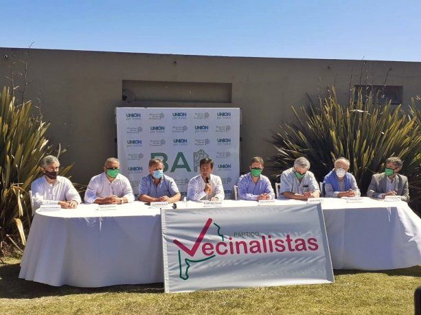 Los vecinalistas congregaron a cuatro de los siete intendentes independientes.
