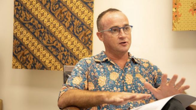 Barrett Comiskey fue desafiado por su profesor de la universidad para crear la tinta electrónica.