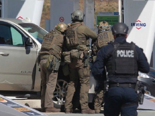 Canadá sufrió el peor tiroteo de su historia, con 16 muertos.