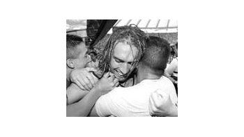 Gabriel Batistuta festeja el título.