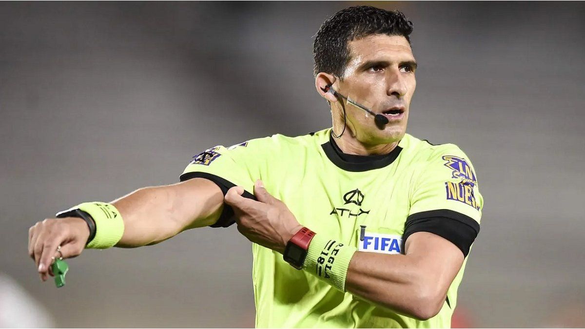 Referee Andrés Merlos is accused of attacking the vice president of Talleres
