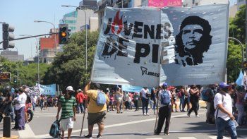 La rama juventud del Movimiento Somos Barrios de Pie realizará una caravana desde la sede porteña de la Sociedad Rural Argentina (SRA) hasta el edificio de la exESMA.