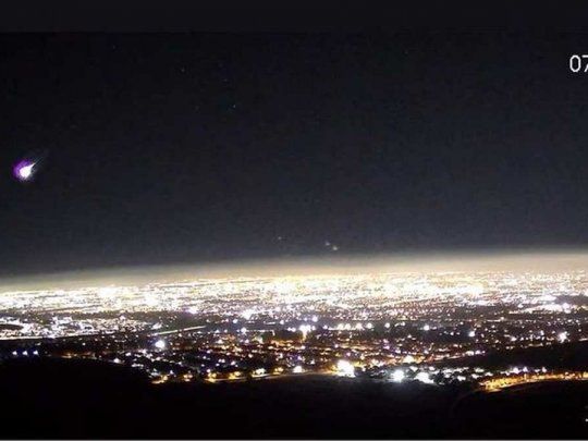 Meteorito cae en la Cordillera de los Andes y preocupa en Mendoza y Chile.