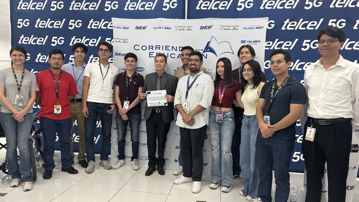 La beca de Carlos Slim Helú contempla dinero mensual, computadora e internet para estudiantes. La beca de Carlos Slim Helú contempla dinero mensual, computadora e internet para estudiantes.