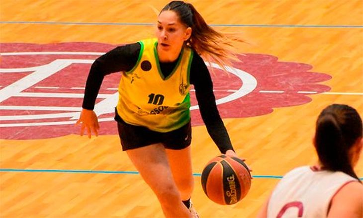 López, who was born on October 19, 2000, trained as a player at Deportivo Berazategui, where his outstanding performances allowed him to twice play the women's development league. López, who was born on October 19, 2000, trained as a player at Deportivo Berazategui, where his outstanding performances allowed him to twice play the women's development league.