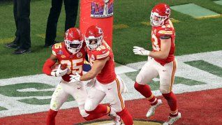 Todo rojo. Kansas City tiñó Las Vegas de rojo para festejar su cuarto Super Bowl.&nbsp;