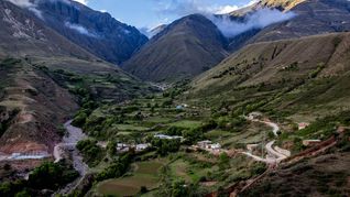 En Nazareno, cada paso por sus senderos es una invitación a apreciar la paz que ofrecen los paisajes montañosos y valles tranquilos.