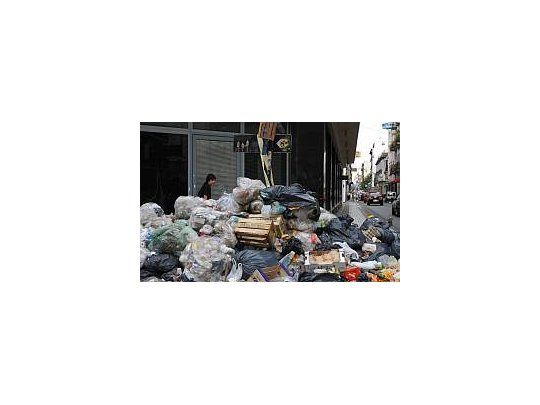 La Ciudad cubierta de basura por conflicto gremial