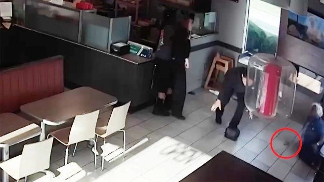 Una mujer murió tras una pelea en EEUU.