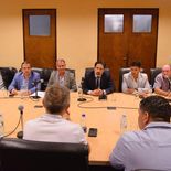 Los representantes del bloque de Primero La Patria junto a los triunviros de la CGT. Los representantes del bloque de Primero La Patria junto a los triunviros de la CGT.