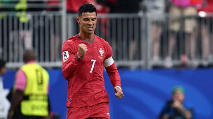 Cristiano Ronaldo festejó por duplicado en la victoria 5 a 0 ante Uzbekistán. Cristiano Ronaldo festejó por duplicado en la victoria 5 a 0 ante Uzbekistán.