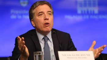 dujovne: estamos muy tranquilos con el dolar, se mueve muy suave