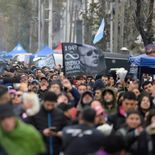 Axel Kicillof aseguró que la despedida al Indio Solari en Avellaneda se desarrolla en calma. Axel Kicillof aseguró que la despedida al Indio Solari en Avellaneda se desarrolla en calma.