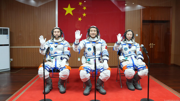 Chinese astronauts. Chinese astronauts.