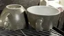 Este método japonés permite organizar las tazas, sin acumular humedad y permitiendo una buena ventilación.
