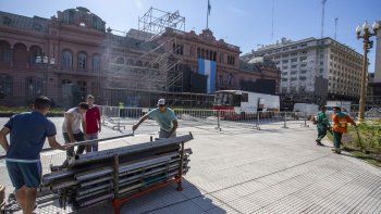 El armado del escenario para el festival comenz&oacute; el domingo.