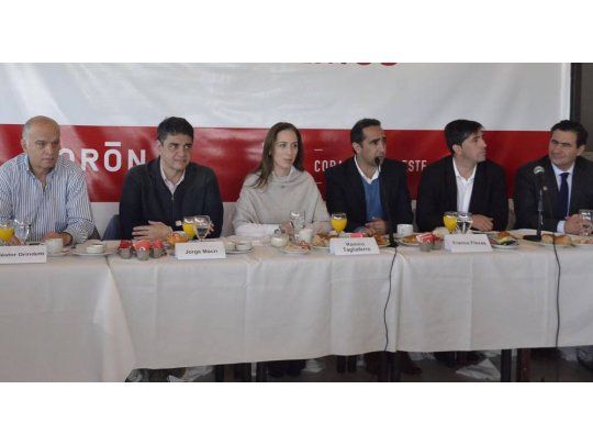 Con cuatro incorporaciones, se reunieron en Morón los intendentes de Cambiemos