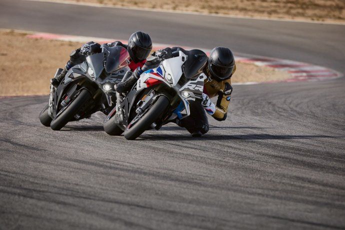 Según indicó Gabriel Costa, Responsable de BMW Motorrad Argentina, este lanzamiento marca el regreso de la marca al segmento Sport e integra una estrategia de ampliación de la oferta en el mercado local.