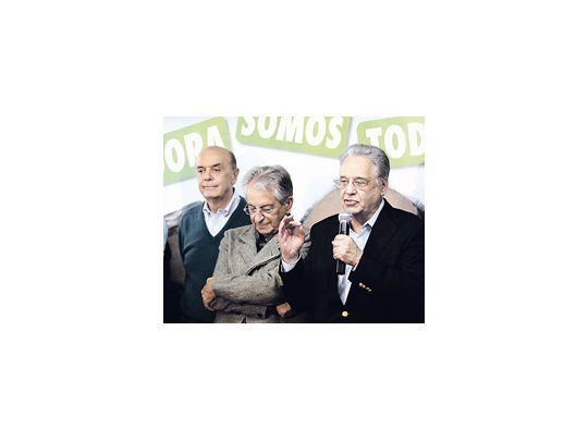 Fernando Henrique Cardoso respaldó ayer a José Serra, quien fue su ministro. El lulismo busca correr el eje del debate desde los temas religiosos hacia las privatizaciones, muchas de las cuales fueron encaradas por el ex mandatario del PSDB.