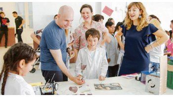ámbito.com | tecno. Horacio Rodríguez Larreta, ayer en una escuela intensificada en Tecnologías de la Información y la Comunicación.