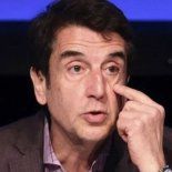 El economista también habló sobre los salarios. El economista también habló sobre los salarios.