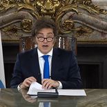 Milei hablará esta noche en cadena nacional por el tema YPF. Milei hablará esta noche en cadena nacional por el tema YPF.