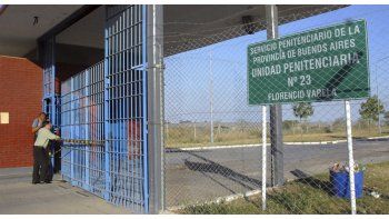 ámbito.com | Cristina de Kirchner consiguió 2.993 votos sobre un total de 4.095 electores privados de su libertad habilitados a sufragar. Bullrich y Massa quedaron por detrás de la expresidente. Randazzo conquistó menos adhesiones que el voto en blanco.