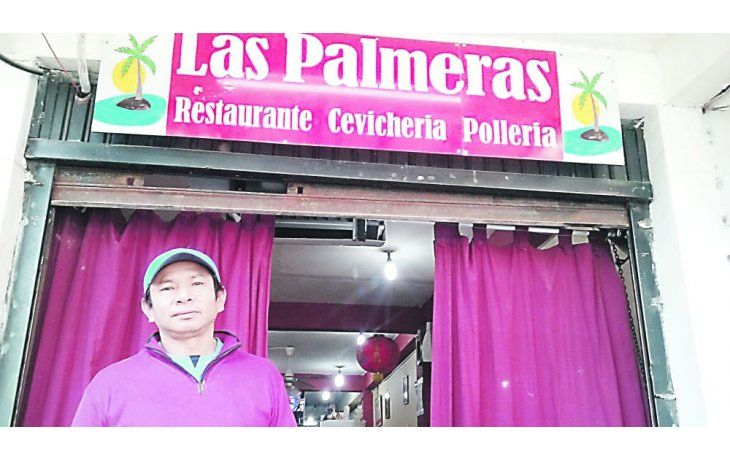 ámbito.com | El restaurante. José Zapata (izquierda) inauguró su local de comida peruana hace más de un año y medio.