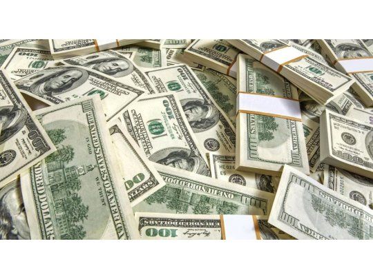 El dólar tocó máximo en un mes y medio: subió 14 ctvs. a $ 15,33