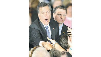 Mitt Romney celebró el sábado por la noche en Las Vegas, Nevada, su cuarta victoria en las primarias republicanas. Newt Gingrich afirmó que peleará hasta el final.