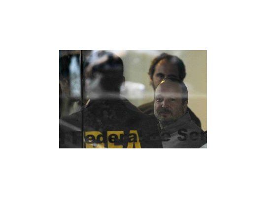 Sabbatella mantuvo diálogo con la Policía Federal antes de evacuar el edificio.