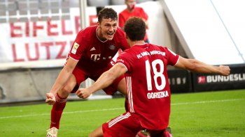 Bayern Munich quedó a un triunfo de su 8° título en la Bundesliga.