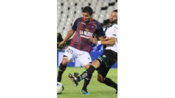 Bueno marcó dos goles, pero no pudo torcer la historia para San Lorenzo.