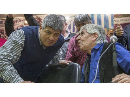 Hugo y Pablo Moyano tiene motivos para celebrar: la Justicia laboral levantó el embargo y prácticamente anuló la multa aplicada por el Gobierno nacional.