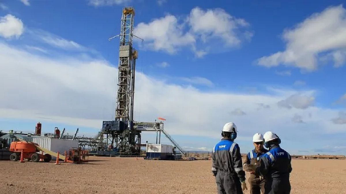 YPF began construction of the first section of the Vaca Muerta Sur pipeline